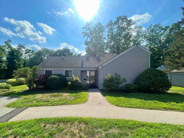 150 Hollister Way South 150, Glastonbury, CT 06033
