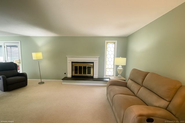 150 Hollister Way South 150, Glastonbury, CT 06033