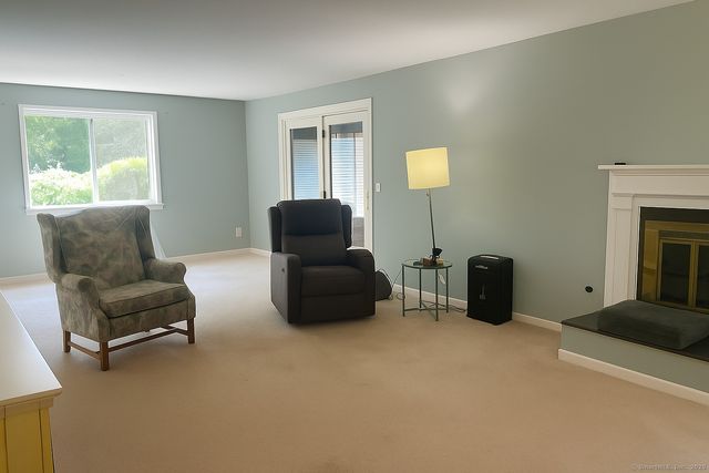 150 Hollister Way South 150, Glastonbury, CT 06033