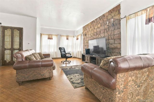 224 E 55th Street, Brooklyn, NY 11203