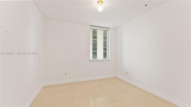 1050 Brickell Ave 2620, Miami, FL 33131