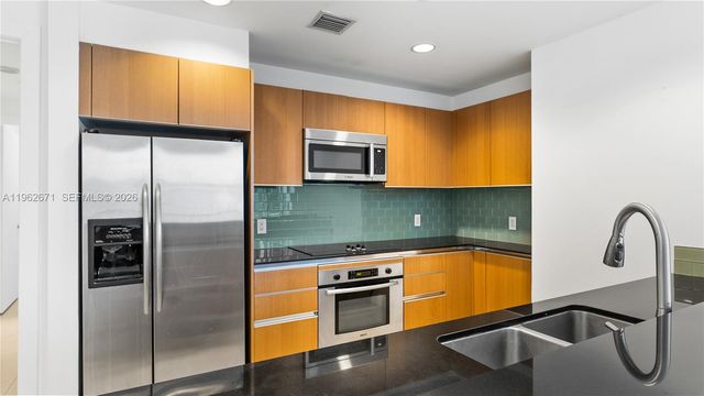 1050 Brickell Ave 2620, Miami, FL 33131