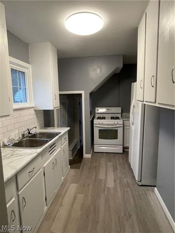 2800 Hillside Road, Seven Hills, OH 44131
