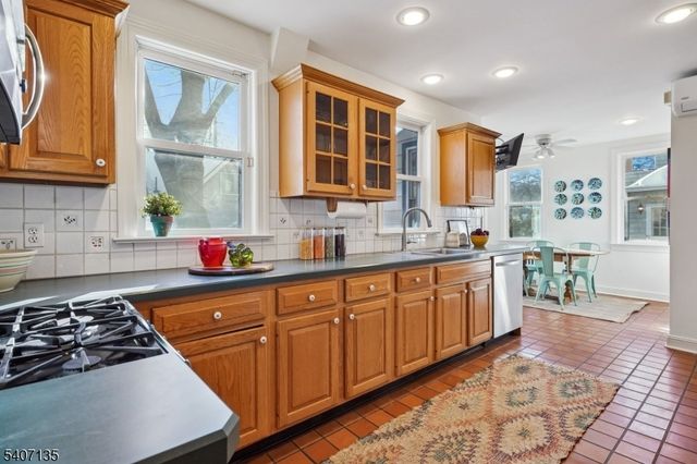 200 Inwood Ave, Montclair Twp., NJ 07043