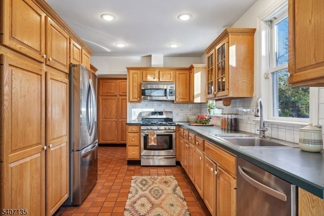 200 Inwood Ave, Montclair Twp., NJ 07043