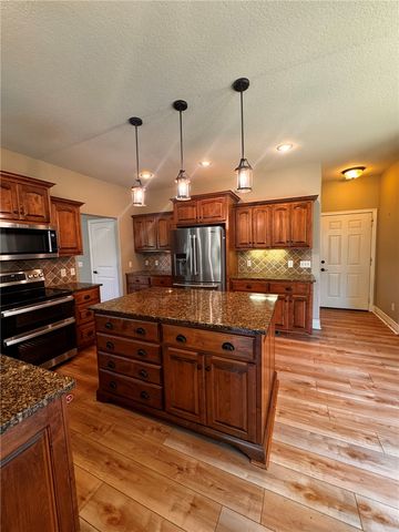 17 Miller Drive, Bella Vista, AR 72715