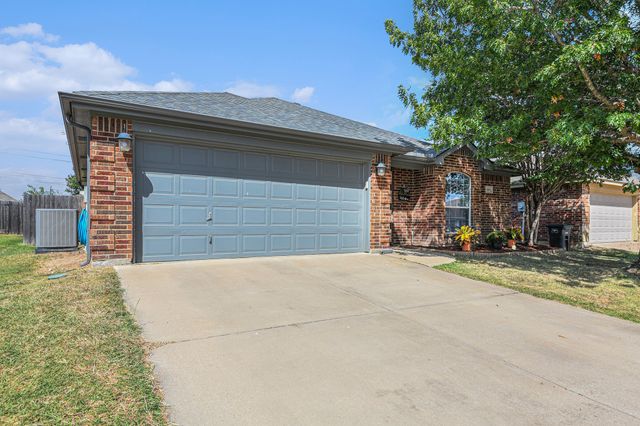4152 Summersweet Lane, Fort Worth, TX 76036