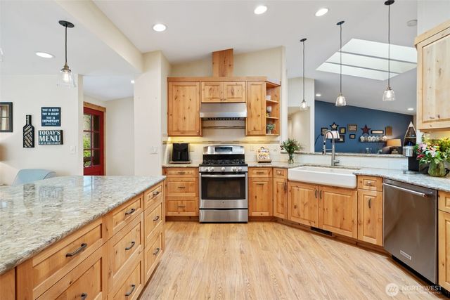 20623 Mainland View Place NE, Suquamish, WA 98392
