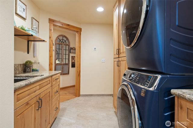 20623 Mainland View Place NE, Suquamish, WA 98392
