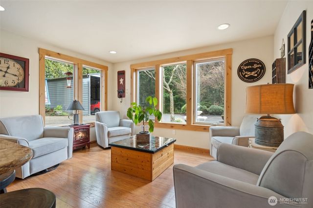 20623 Mainland View Place NE, Suquamish, WA 98392