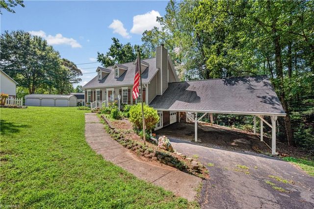 7508 meadowgreen Court, Tobaccoville, NC 27050