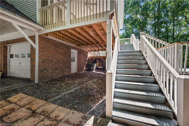 7508 meadowgreen Court, Tobaccoville, NC 27050