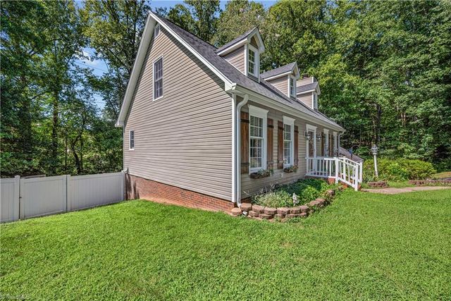 7508 meadowgreen Court, Tobaccoville, NC 27050