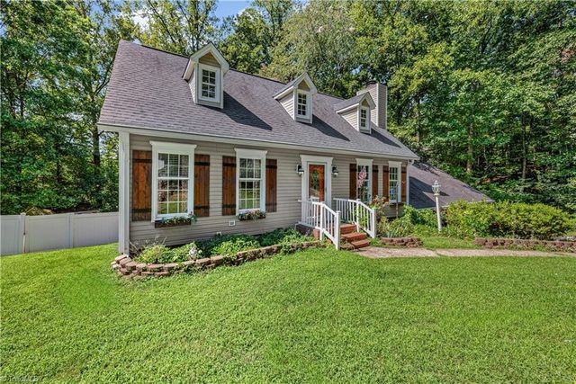 7508 meadowgreen Court, Tobaccoville, NC 27050