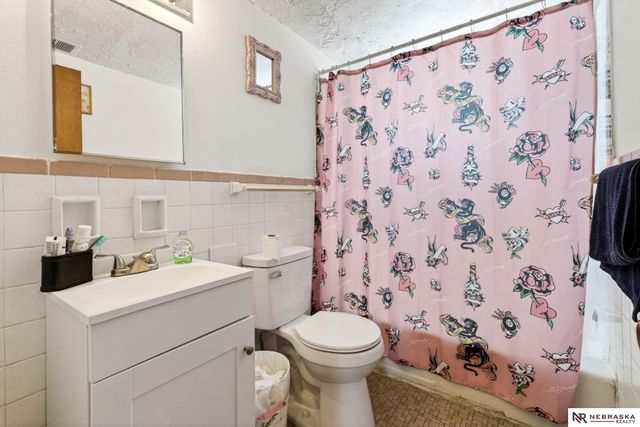 1014 N 48th Avenue, Omaha, NE 68132