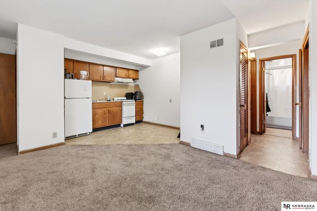 1014 N 48th Avenue, Omaha, NE 68132