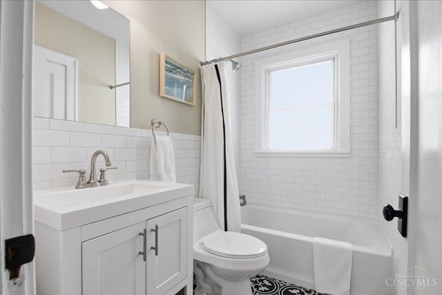 6928 Britton Avenue, Cincinnati, OH 45227