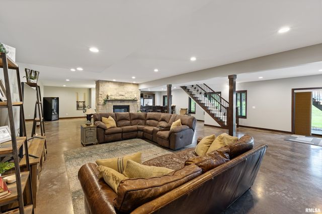 4311 BRYANT Drive, Quincy, IL 62305