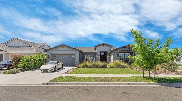 2573 Feathermint Ln, Turlock, CA 95382
