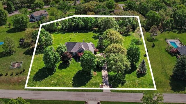 17995 Windsor Drive, Stilwell, KS 66085