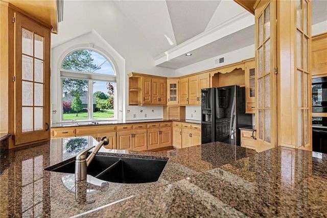 17995 Windsor Drive, Stilwell, KS 66085