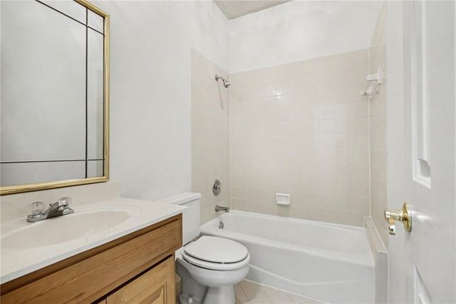 17995 Windsor Drive, Stilwell, KS 66085
