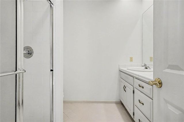 17995 Windsor Drive, Stilwell, KS 66085
