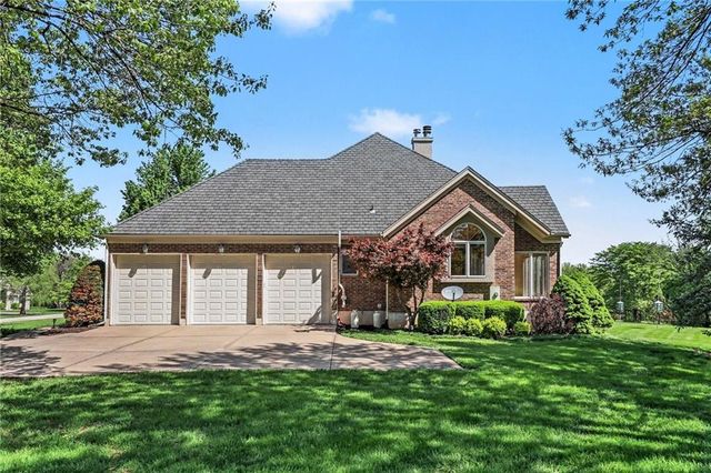 17995 Windsor Drive, Stilwell, KS 66085