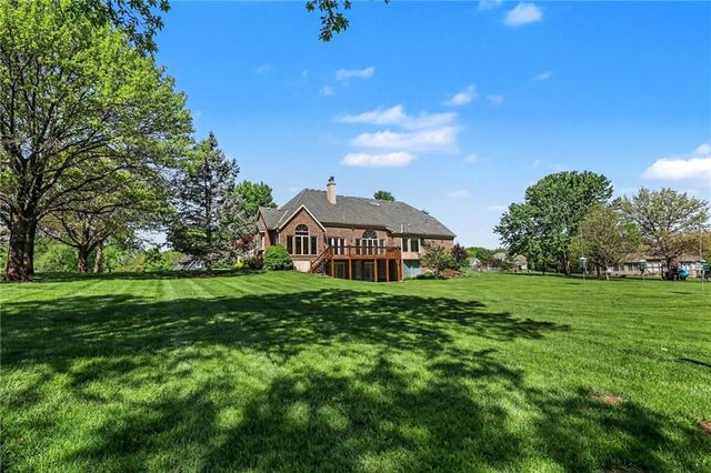 17995 Windsor Drive, Stilwell, KS 66085