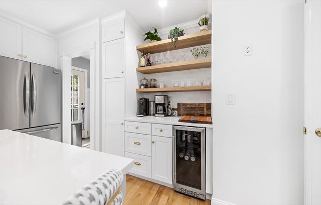 21 Hersey St, Hingham, MA 02043