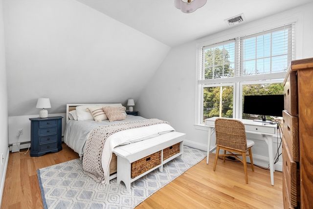 21 Hersey St, Hingham, MA 02043