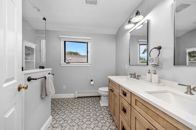 21 Hersey St, Hingham, MA 02043