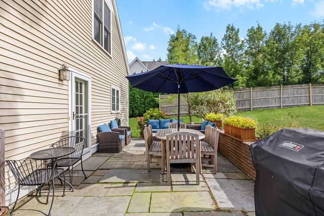 21 Hersey St, Hingham, MA 02043