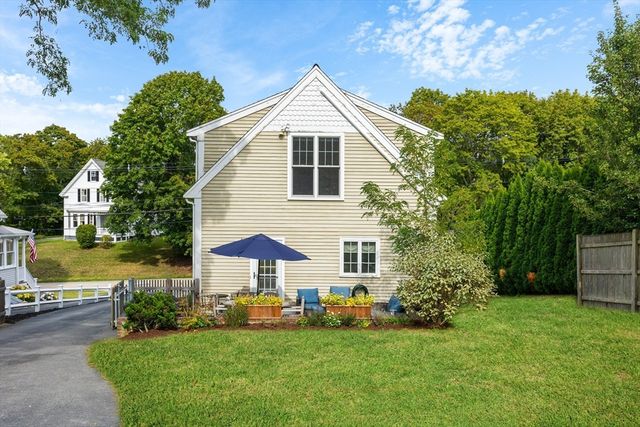 21 Hersey St, Hingham, MA 02043