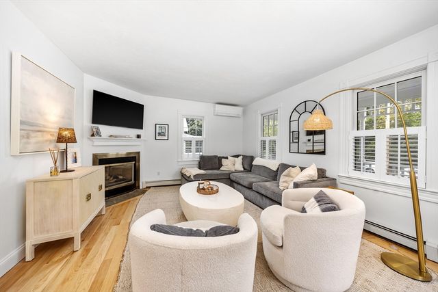 21 Hersey St, Hingham, MA 02043