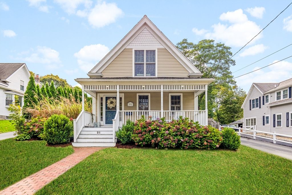 21 Hersey St, Hingham, MA 02043