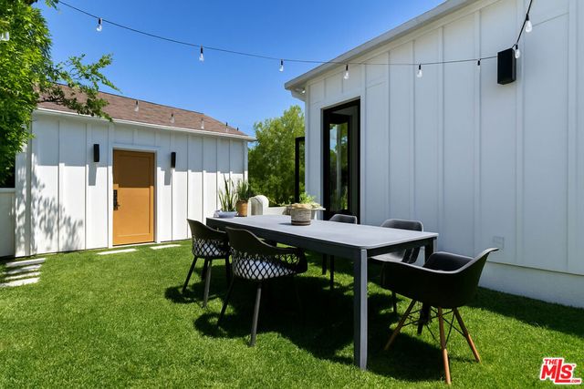 13817 Bessemer Street, Valley Glen, CA 91401