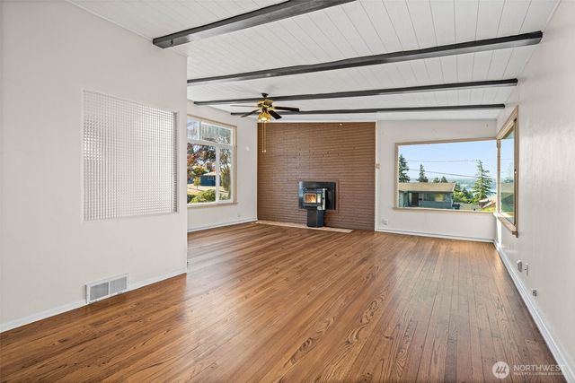 2124 E 17th Street, Bremerton, WA 98310