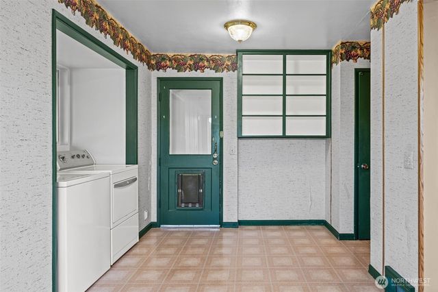 2124 E 17th Street, Bremerton, WA 98310