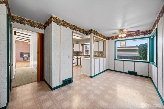 2124 E 17th Street, Bremerton, WA 98310