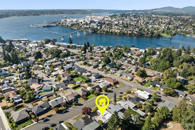 2124 E 17th Street, Bremerton, WA 98310