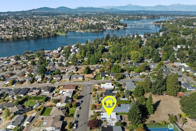 2124 E 17th Street, Bremerton, WA 98310