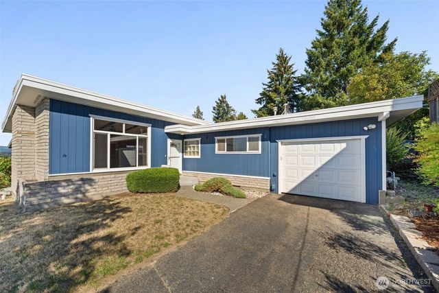 2124 E 17th Street, Bremerton, WA 98310