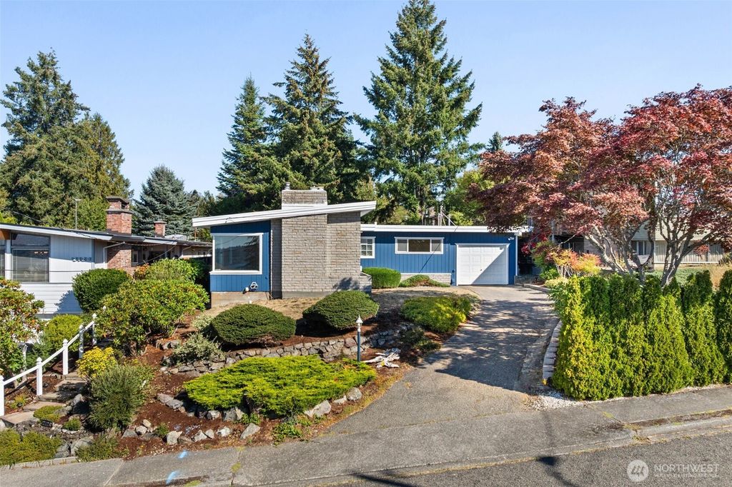 2124 E 17th Street, Bremerton, WA 98310