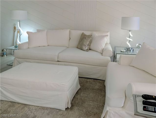 5758 Lago Villaggio WAY, Naples, FL 34104