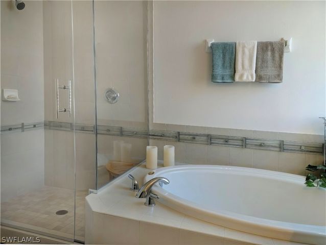 5758 Lago Villaggio WAY, Naples, FL 34104