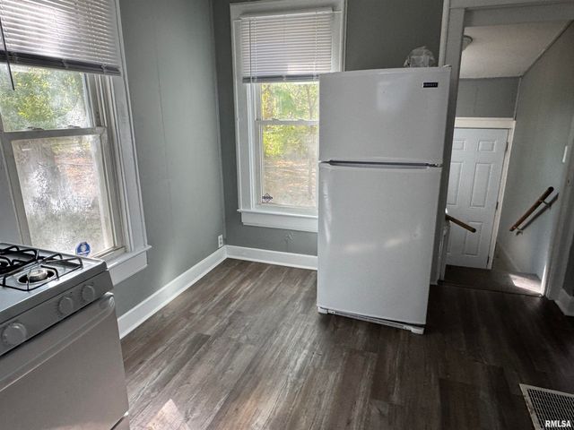 1712 NE MONROE Street, Peoria, IL 61603