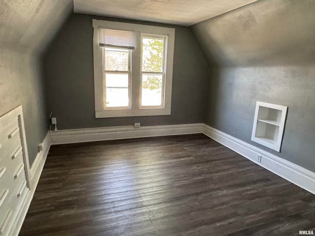 1712 NE MONROE Street, Peoria, IL 61603