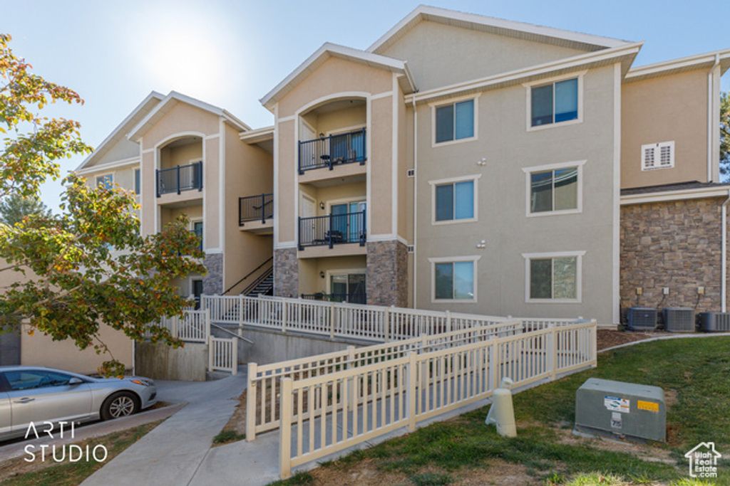 182 W SPRINGVIEW DR, Saratoga Springs, UT 84045