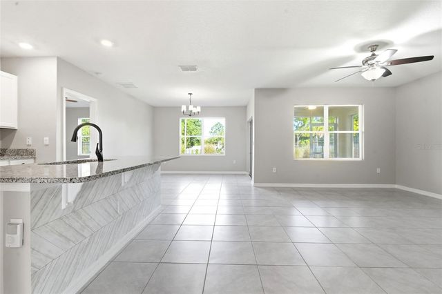 895 LAZIO CIRCLE, Debary, FL 32713